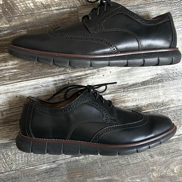 Johnston & Murphy Other - Mens Johnston & Murphy wingtip sneakers